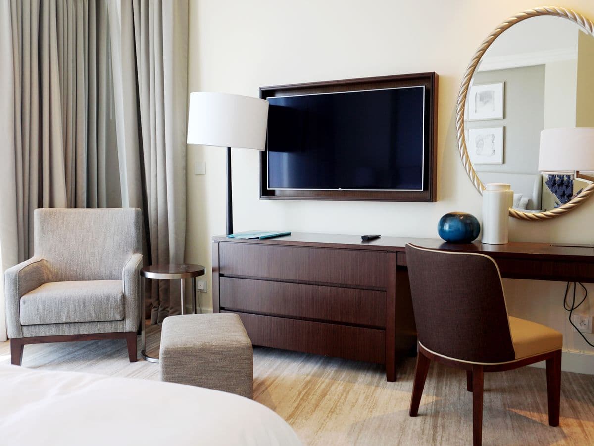 Interior kamar hotel premium bintang lima dengan fasilitas mewah dan nyaman